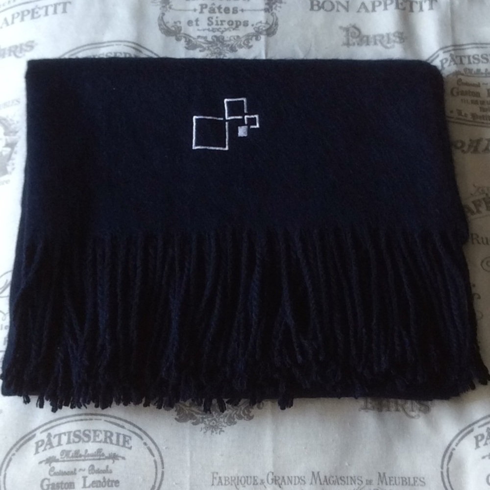 Simplicity Cashmere-Blend Scarf